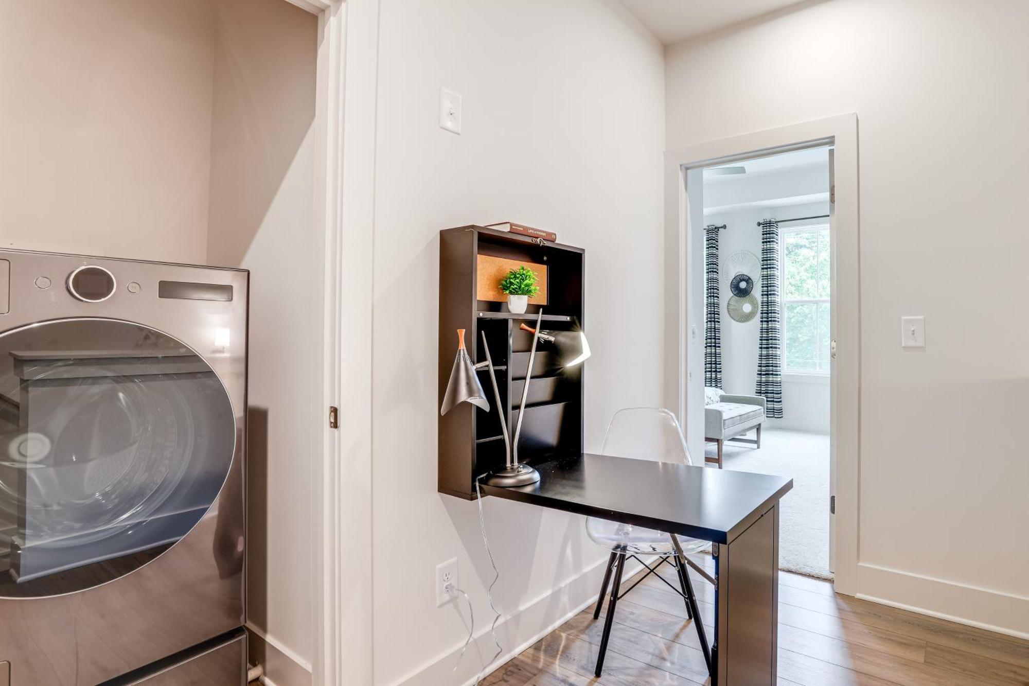 Townhome 1 Mi To Grant Park And Beltline! Holiday home